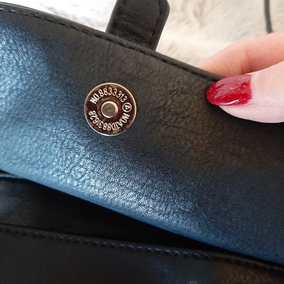 ANTIK KRAFT - Faux Leather Crossbody Snap Front Black - Picture 9 of 13